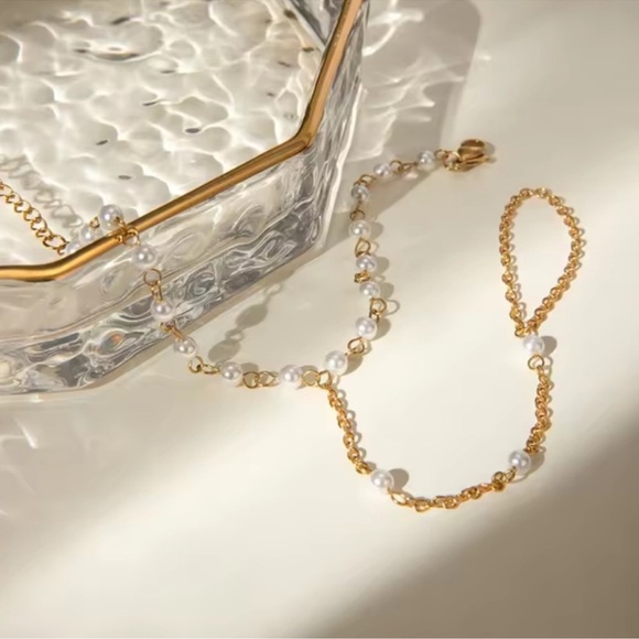 Anthropologie 18K Gold Stainless Steel Waterproof Pearl Finger Bracelet - Picture 6 of 7